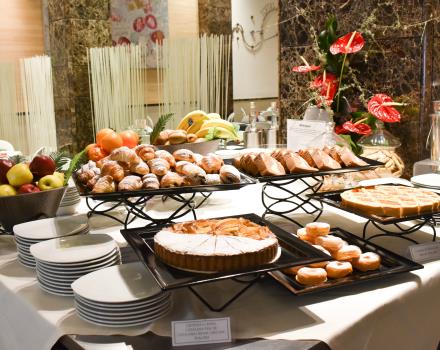 Breakfast room-Hotel Royal Santina Rome
