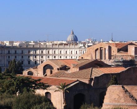Alcune camere del Best Western Premier Hotel Royal Santina, in posizione centrale a Roma, godono di una splendida vista sulla cupola di San Pietro.