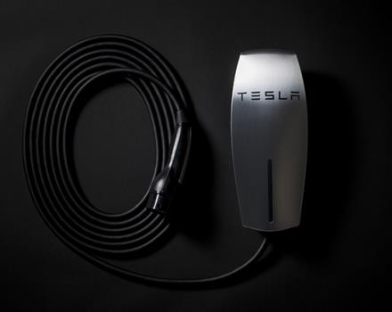 Recharge your Tesla car in a short time through a connector for charging available also in our 4 stars hotel in Rome.