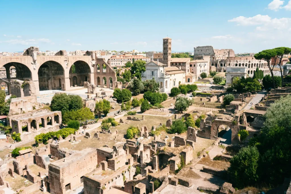 Immagine dei fori imperiali e del Colosseo