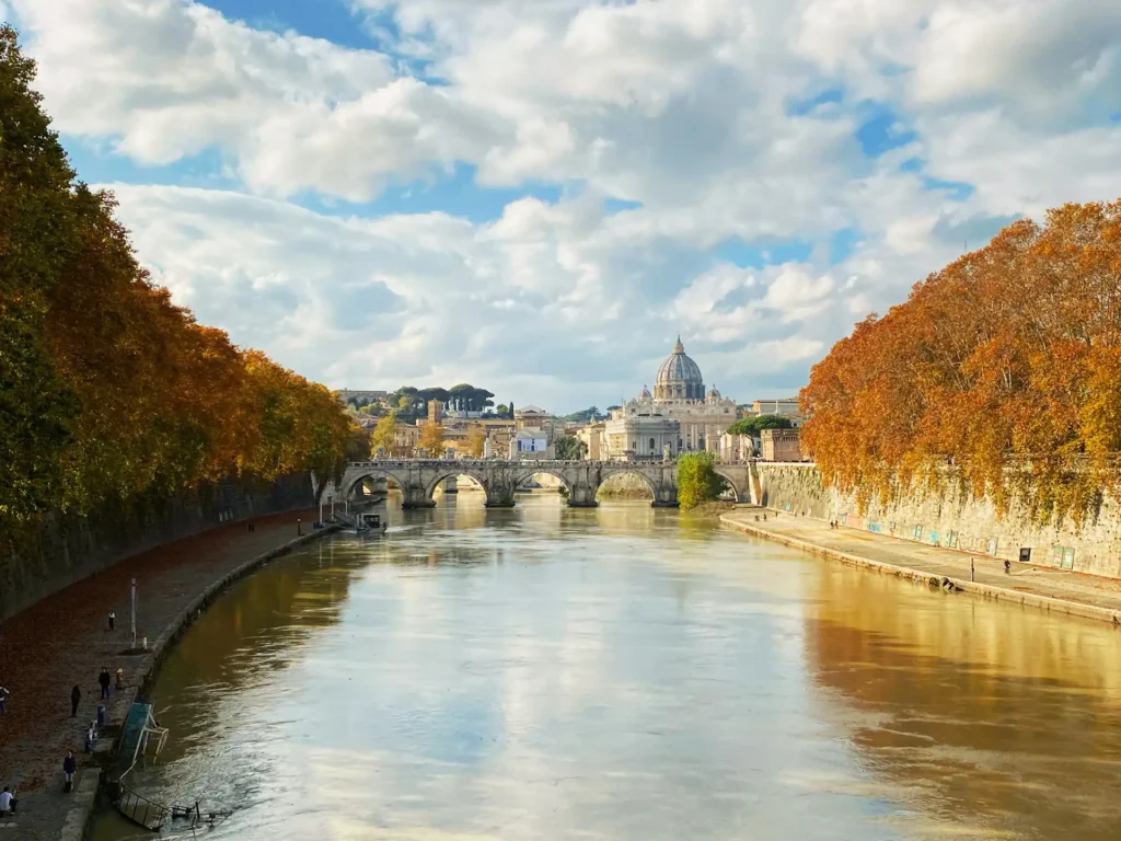 Nell'immagine la città di roma in autunno